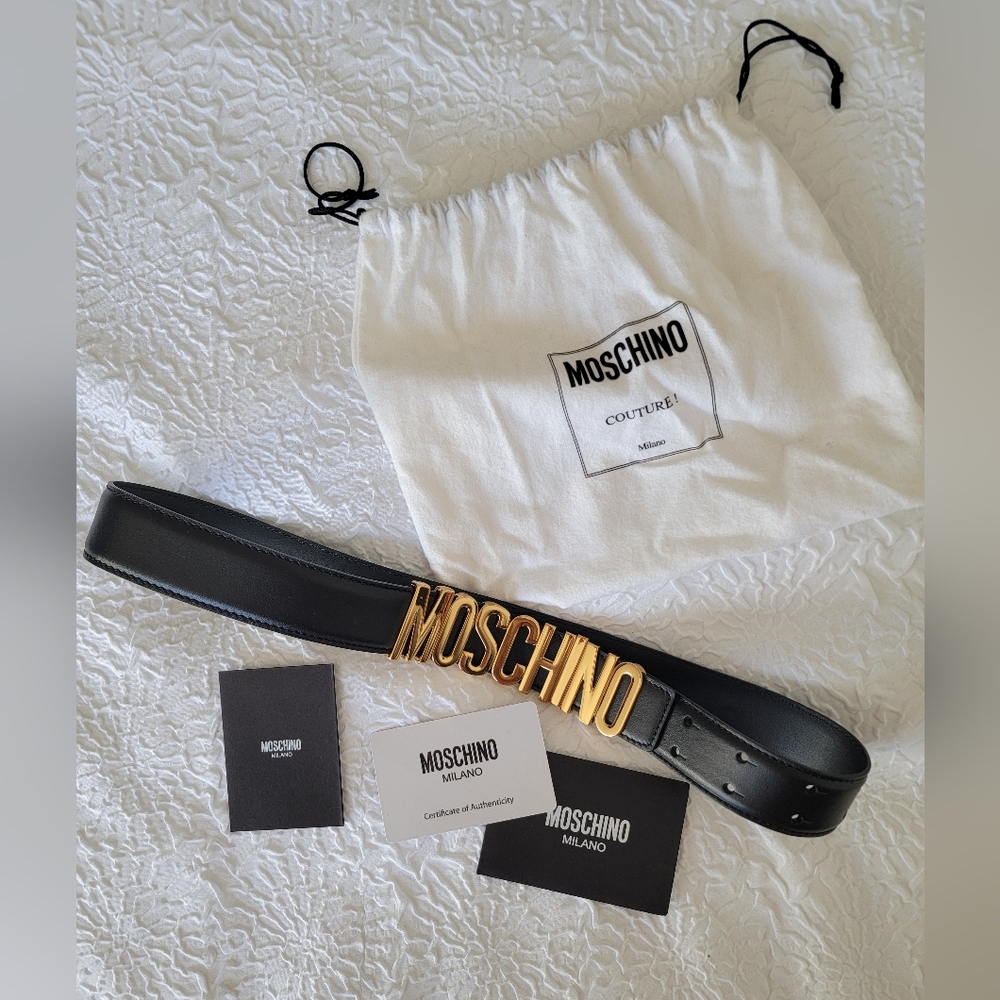 Moschino belt *AUTHENTIC* size IT 40